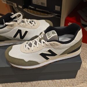 New Balance (BRAND NEW) Men's 515 White and Olive Sneakers
